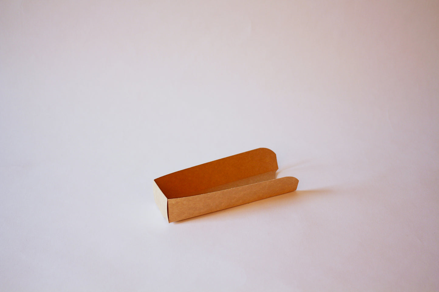 Hot Dog Schale – 18×5 cm, braun, 1.000 Stk.
